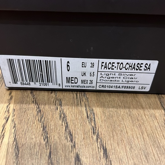 Kenneth Cole Sandals - Picture 10 of 11